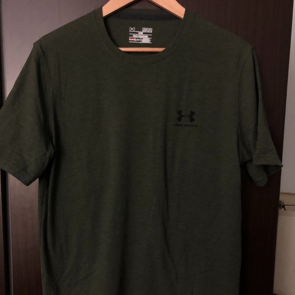Under Armour T-Shirt - Picture 1 of 3